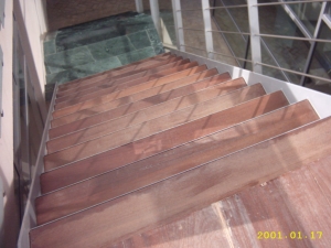 Escaleras de madera para hotel