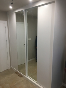 armario corredera con puerta de espejo