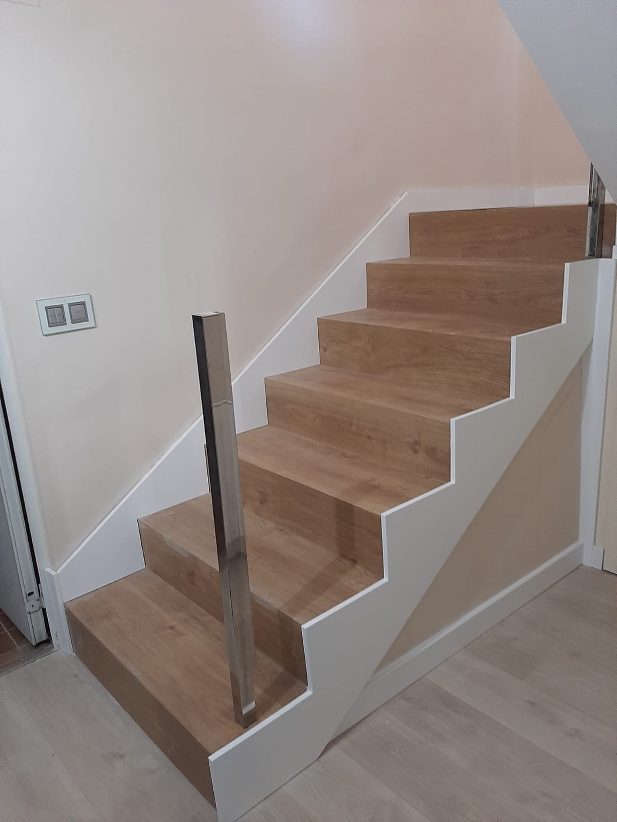 instalacion escalera de madera en granada