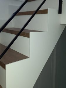 reforma-escalera-suelo-laminado-madera-10